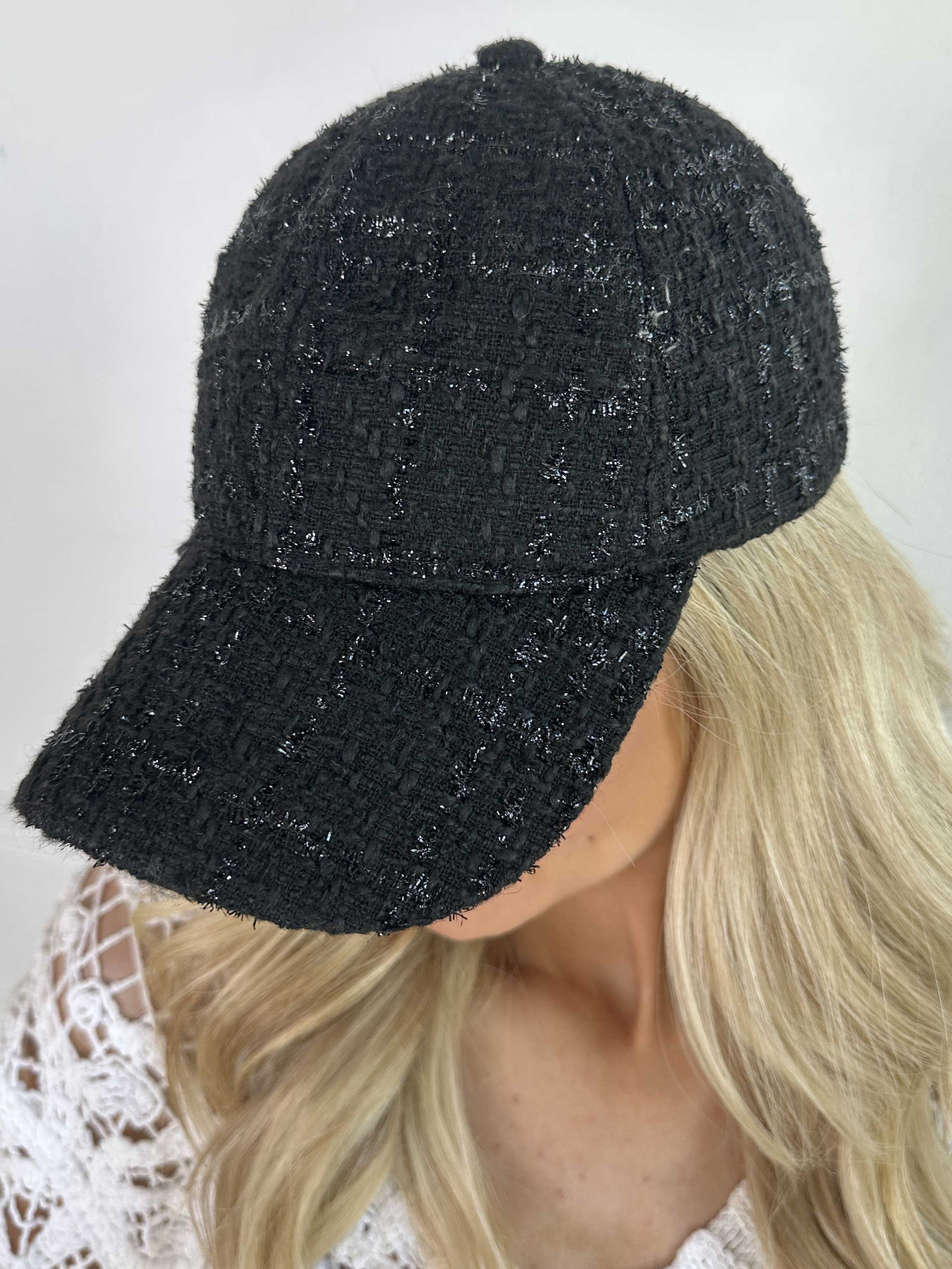 Ottilie - Keps med flätat tyg